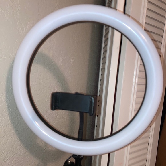 Ring light. - Picture 1 of 2